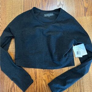 New with tags Beyond Yoga cropped long sleeve athleisure top